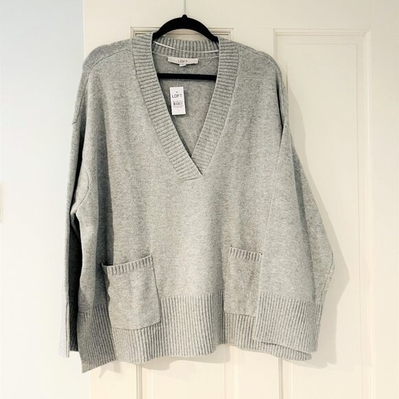 LOFT - V-Neck Pocket Sweater Light Gray - NWT) - Picture 3 of 3